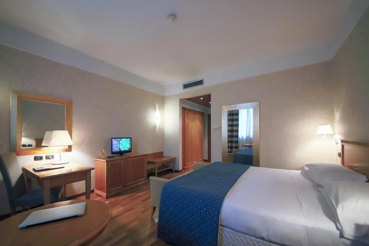 Monica Hotel Fiera Pregnana Milanese Екстериор снимка