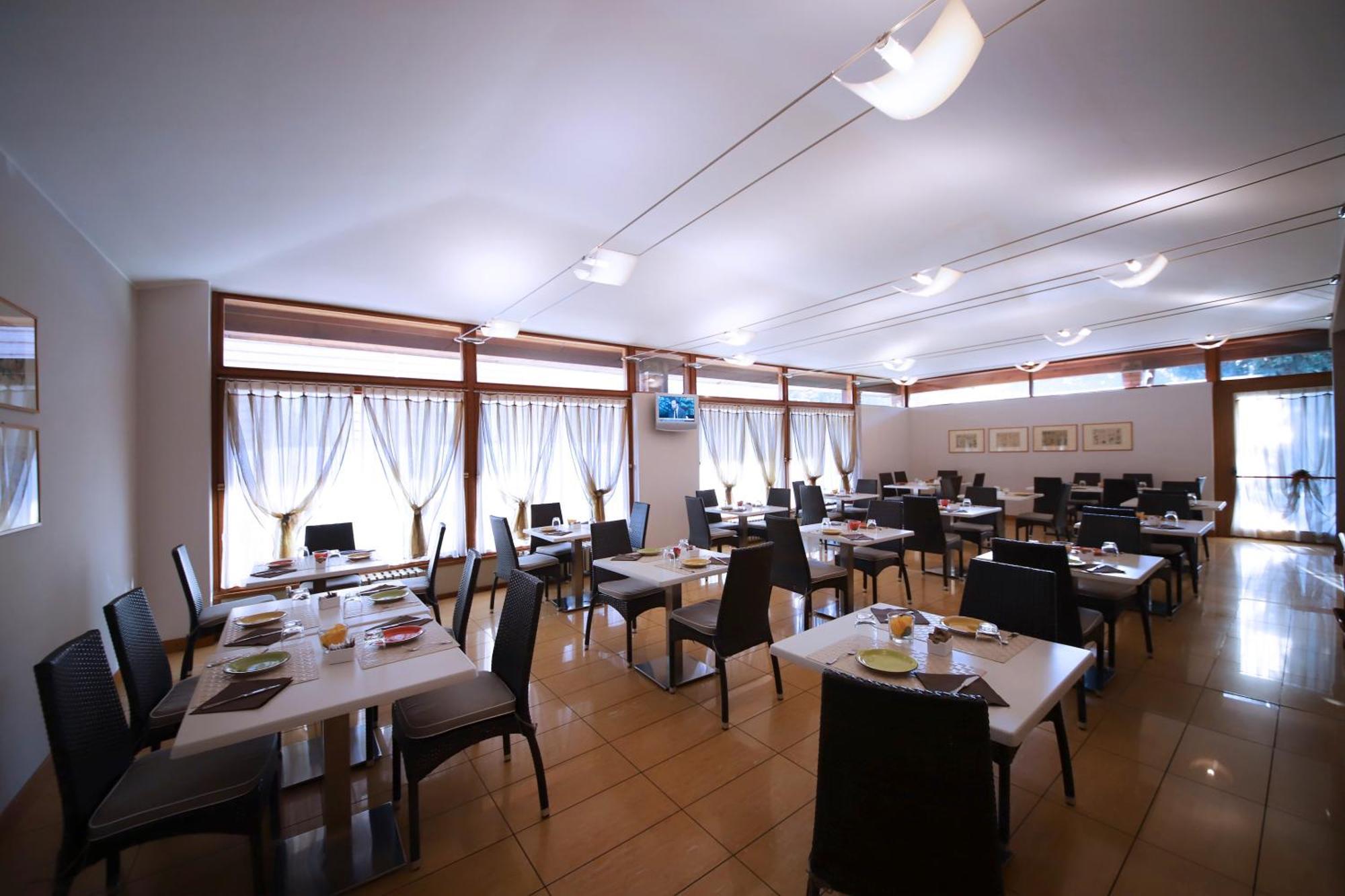Monica Hotel Fiera Pregnana Milanese Екстериор снимка