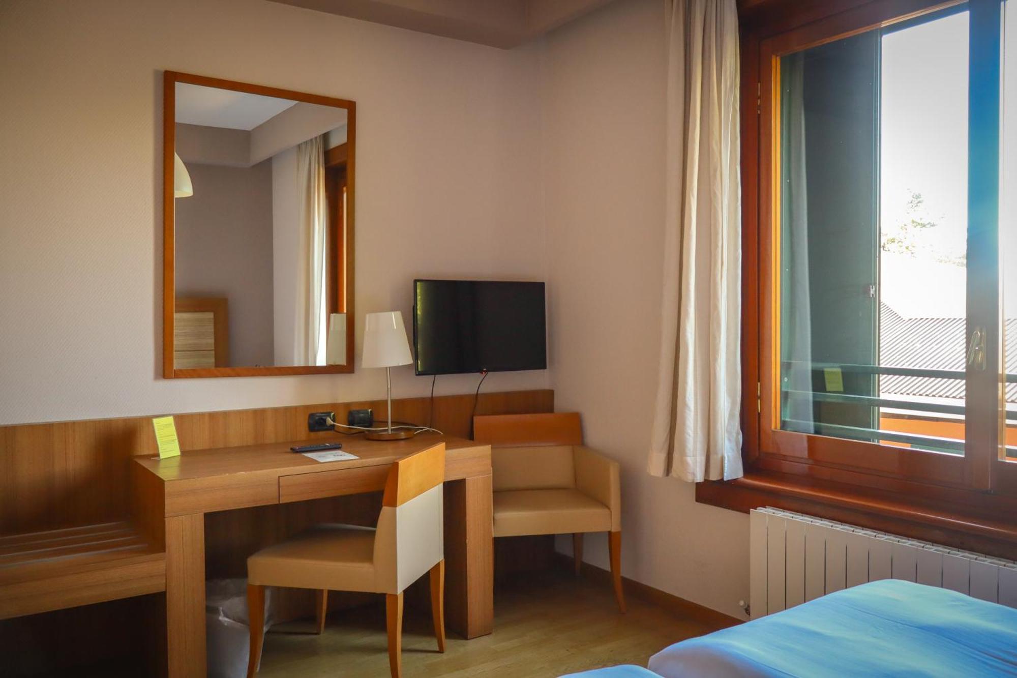 Monica Hotel Fiera Pregnana Milanese Екстериор снимка