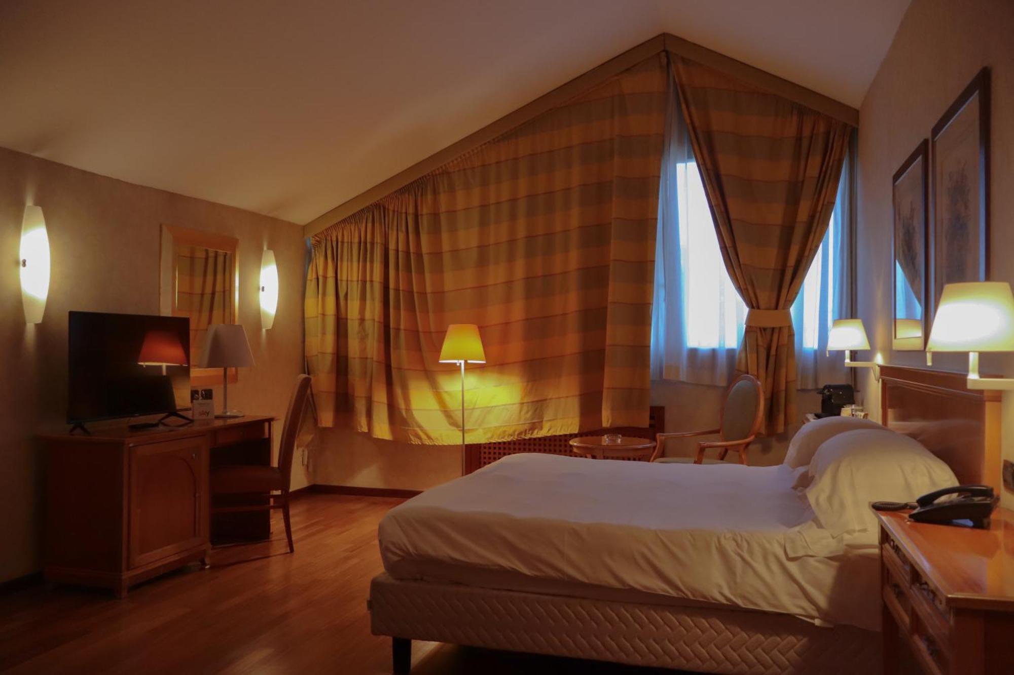 Monica Hotel Fiera Pregnana Milanese Екстериор снимка