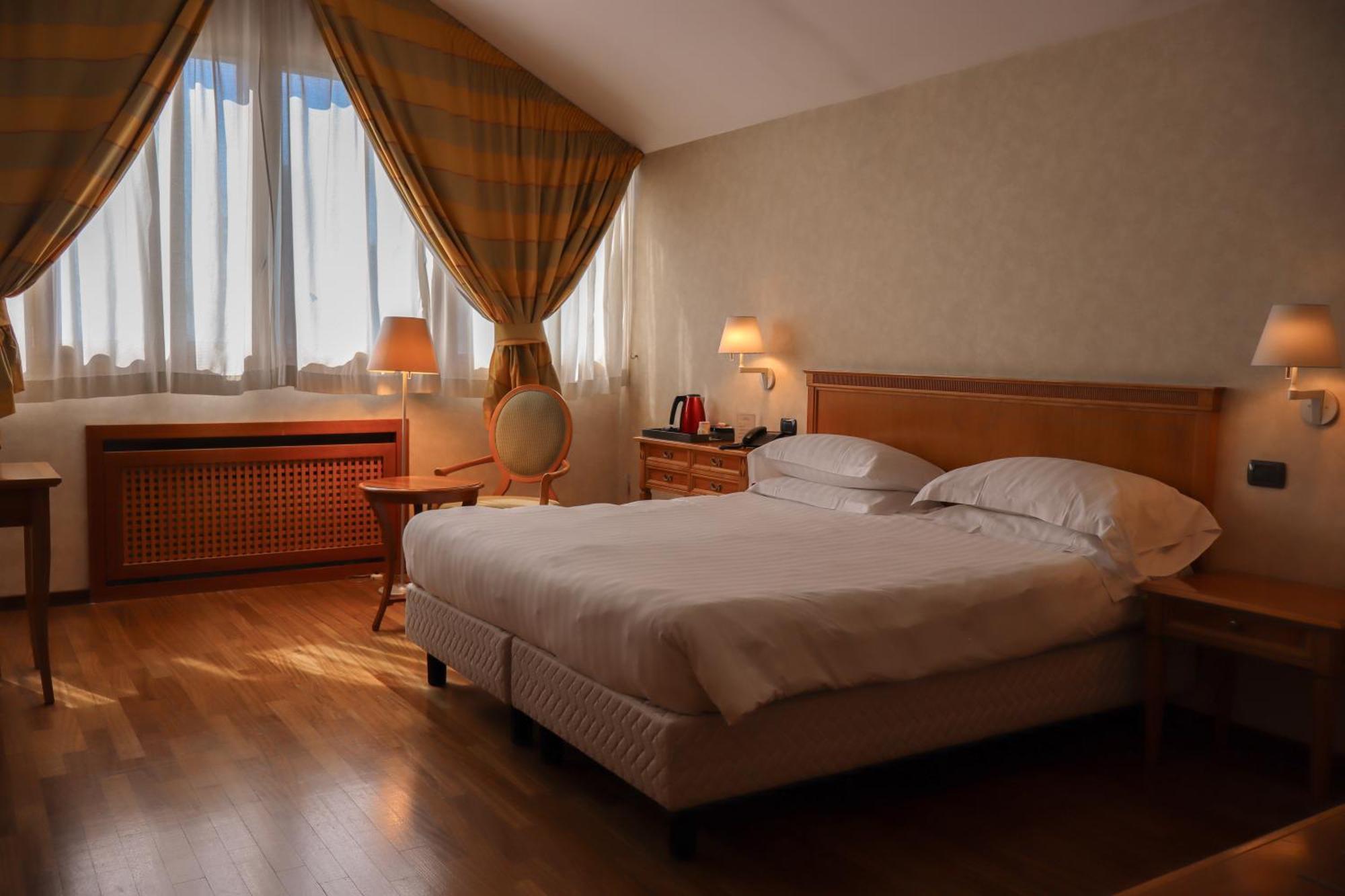 Monica Hotel Fiera Pregnana Milanese Екстериор снимка