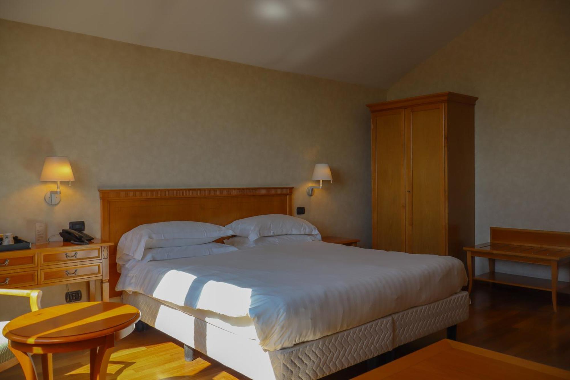 Monica Hotel Fiera Pregnana Milanese Екстериор снимка
