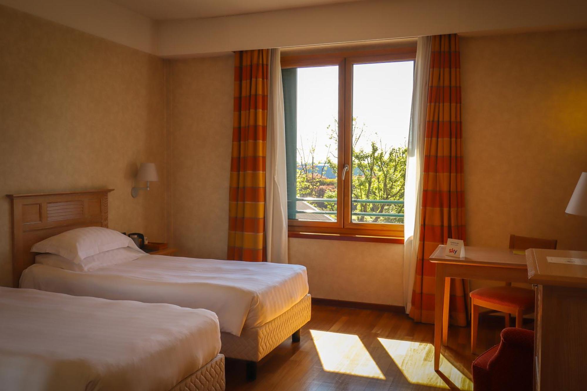 Monica Hotel Fiera Pregnana Milanese Екстериор снимка