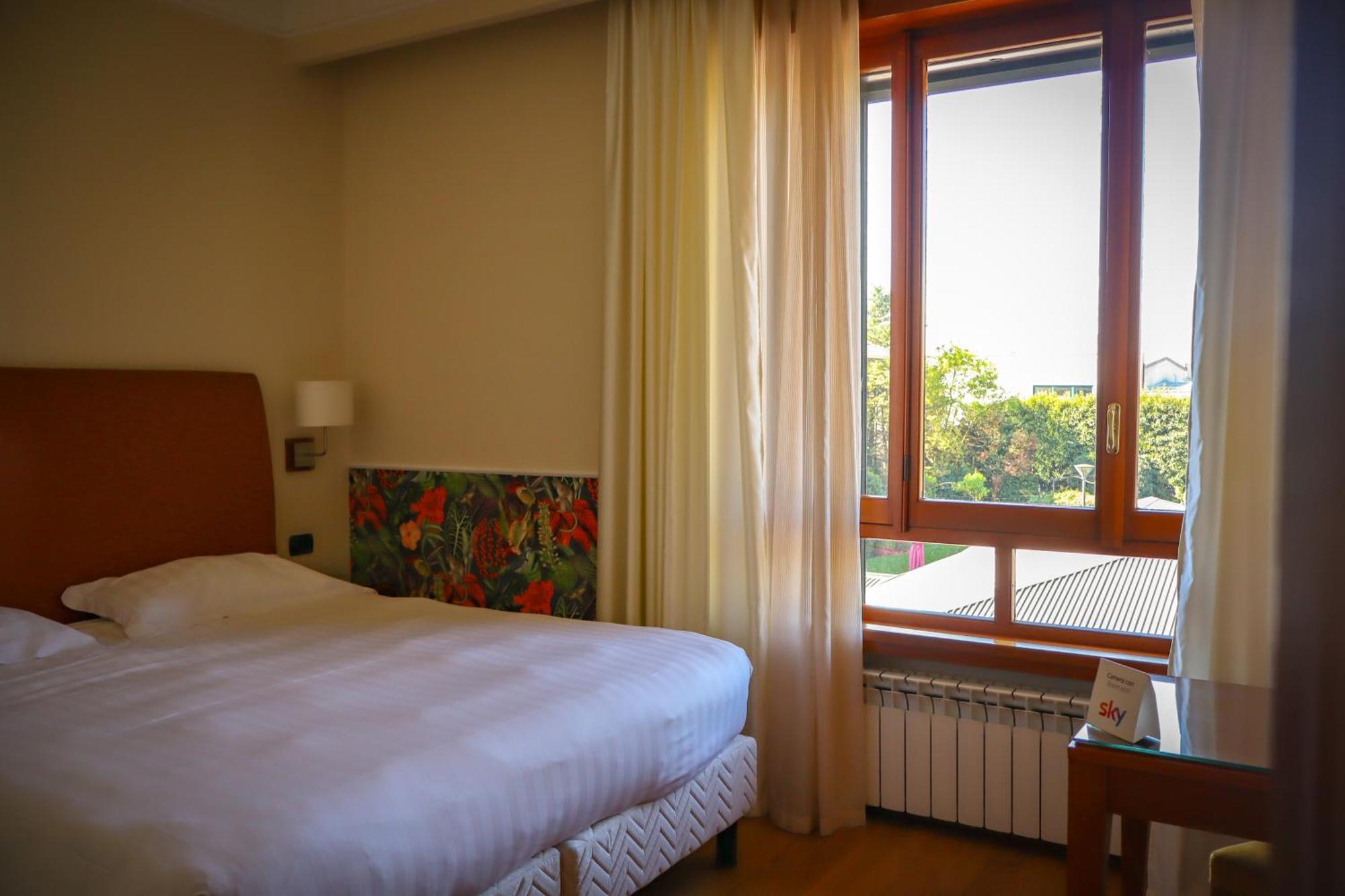 Monica Hotel Fiera Pregnana Milanese Екстериор снимка