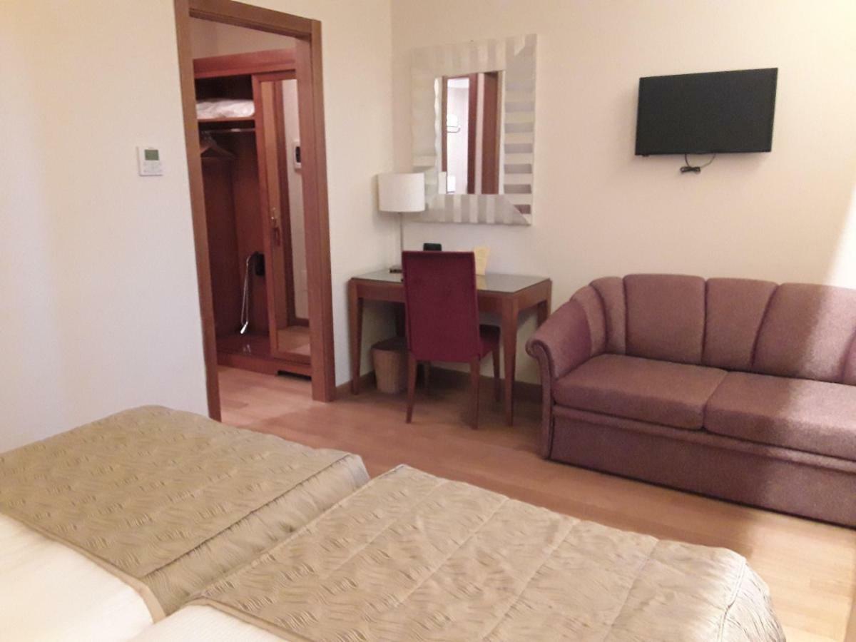 Monica Hotel Fiera Pregnana Milanese Екстериор снимка