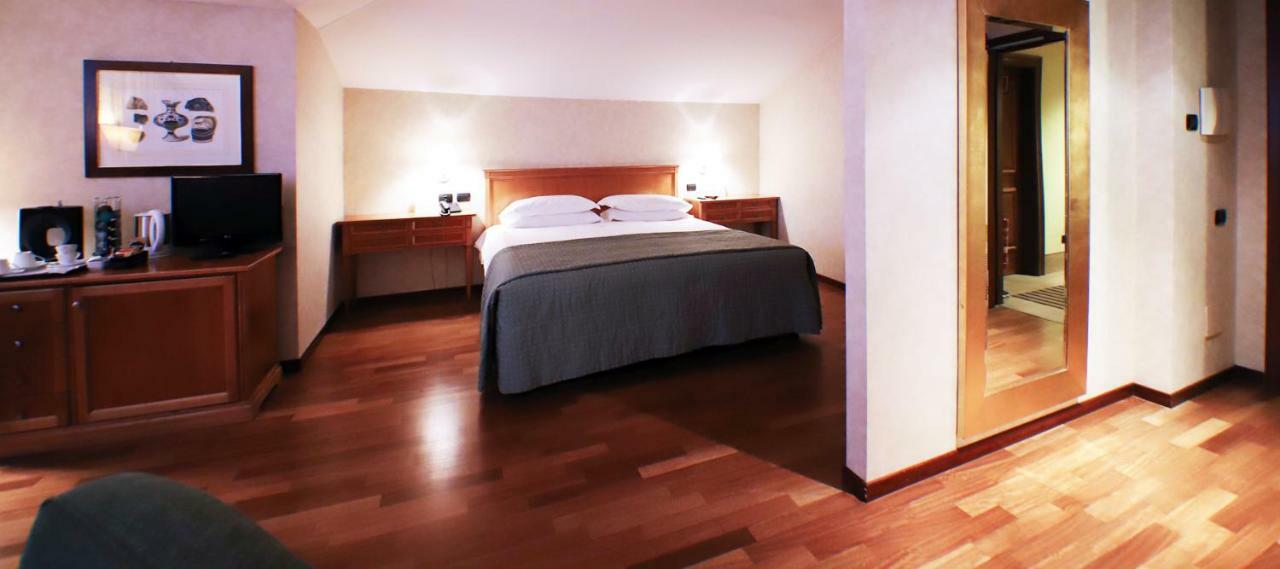 Monica Hotel Fiera Pregnana Milanese Екстериор снимка